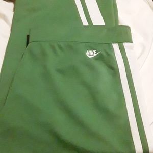 Nike capris